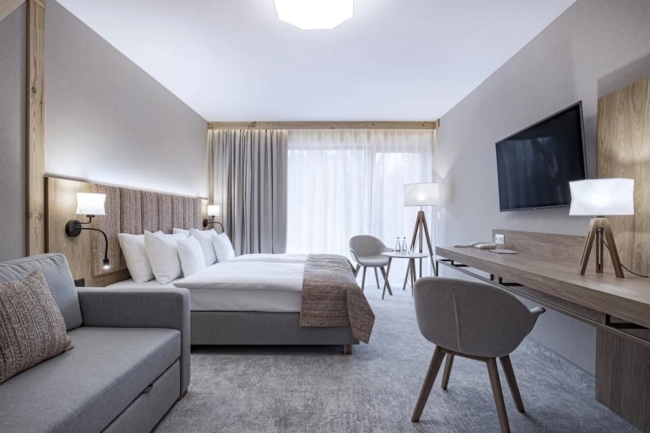 Co to jest suita w hotelu? Poznaj różnice i korzyści dla gości