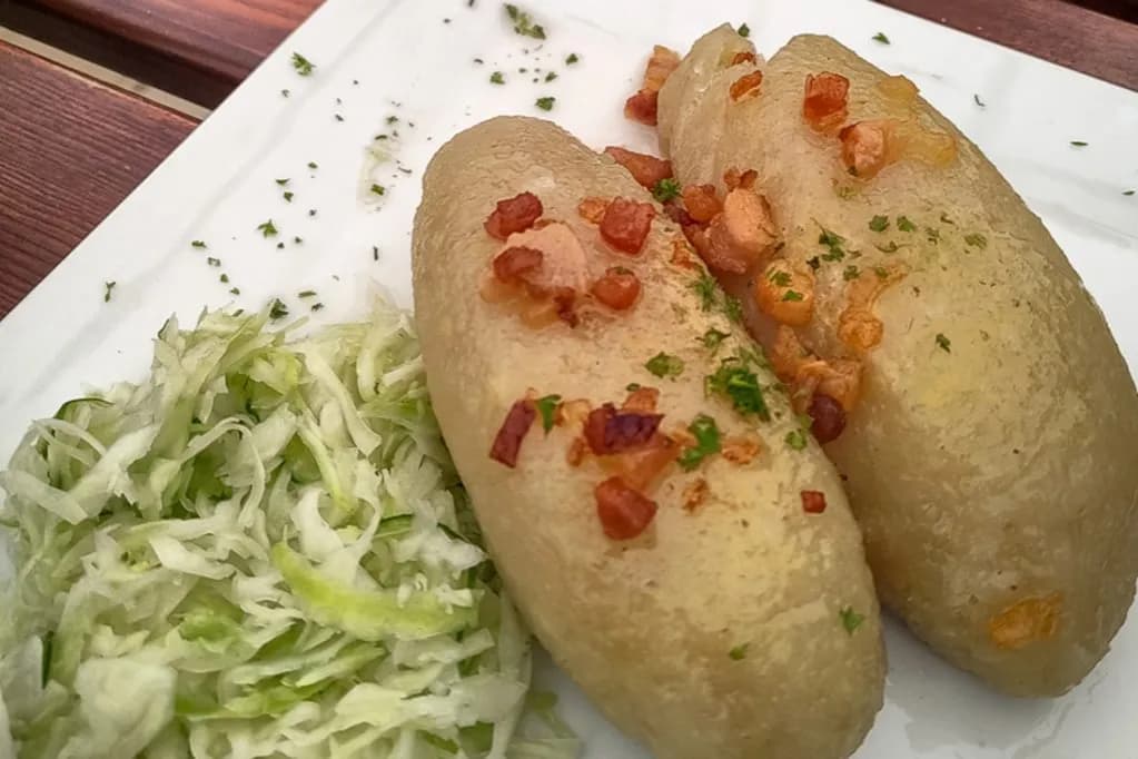 Białowieża gdzie zjeść – najlepsze lokalne smaki i dziczyzna