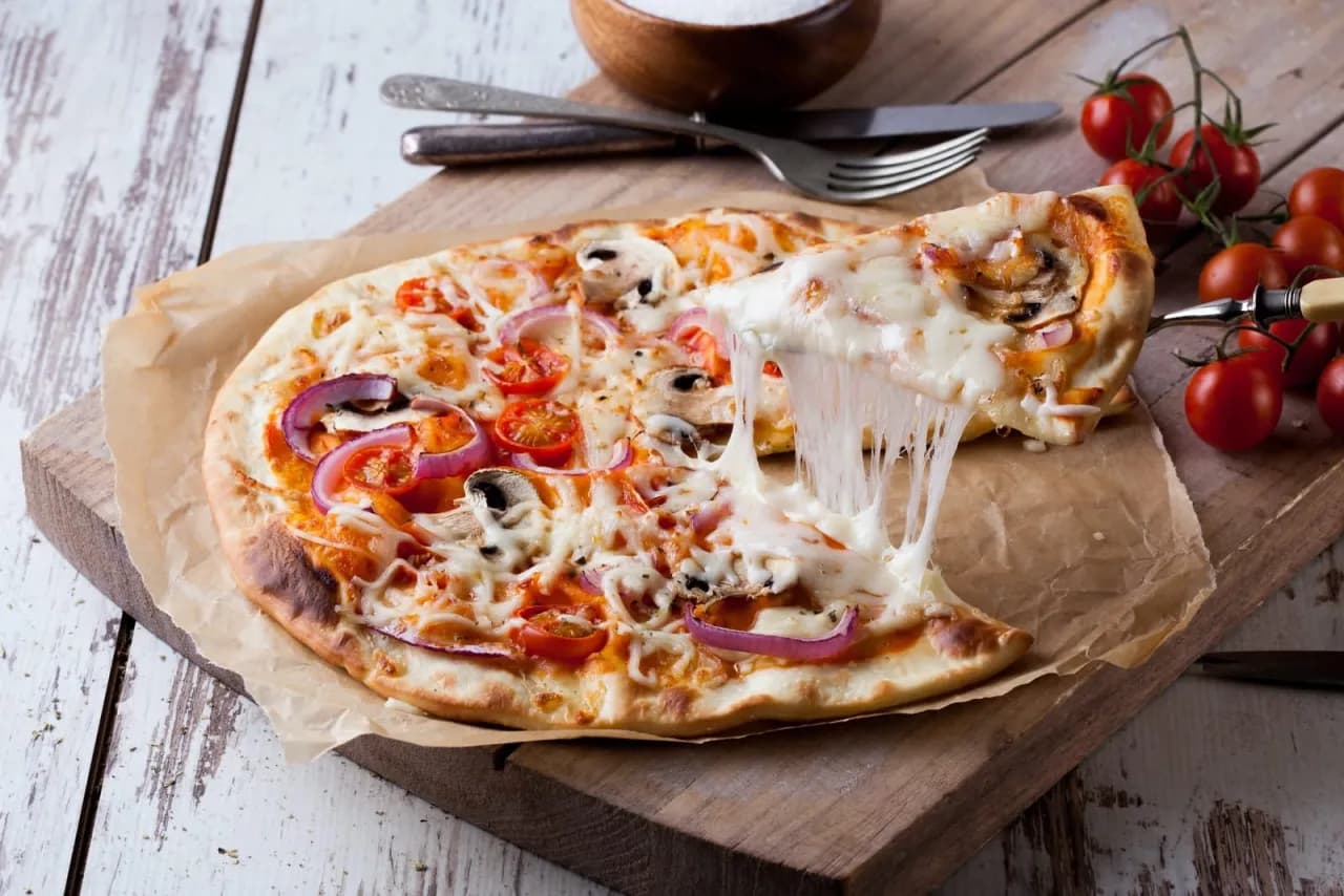Gdzie zjeść pizzę w Pizie? Unikaj turystycznych pułapek i ciesz się smakiem