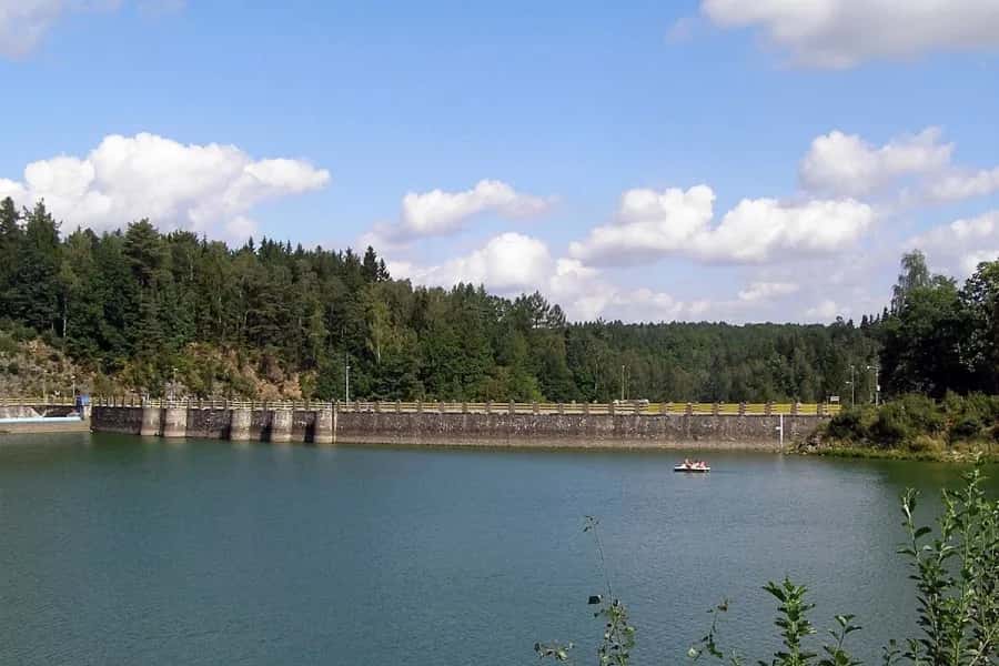 Jezioro Złotnickie: piękne miejsce na relaks i niezapomniane przygody