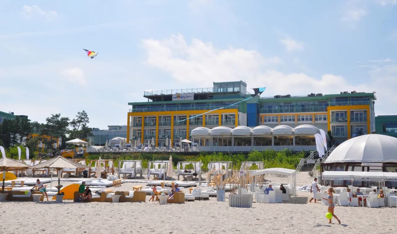 Hotel Bryza - ile ma lat i jak wpłynął na turystykę w Juracie?